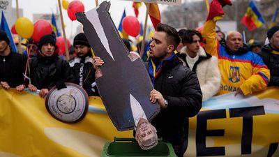 Romanian prime minister resigns amid ruling coalition's post-presidential election fallout
