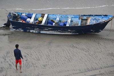 At least three dead after boat believed to be carrying migrants overturns near San Diego