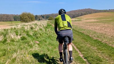 Madison Roam Men’s Short Sleeve Jersey - a jersey for gravel or endurance riding
