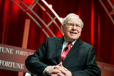 Surprise! Warren Buffett turns out to be more prescient about stocks than politics