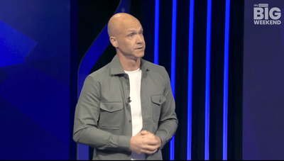 Manchester United: Anthony Taylor reveals why Brentford goal was allowed to stand amid Matthijs de Ligt injury