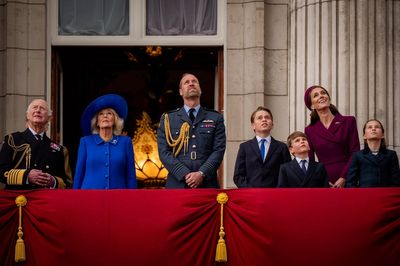 Royals watch historic flypast as huge crowds turns out for VE Day 80th anniversary
