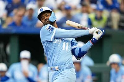 Royals set franchise record for most home runs in a game with 7
