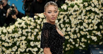 “Her Stylist Did Her Dirty”: Sydney Sweeney Brutally Mocked Over Her Met Gala 2025 Dress