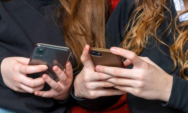 New Zealand’s prime minister proposes social media ban for under-16s