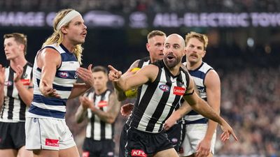 Bulldogs coach calls Smith's Ballarat dig 'theatre'