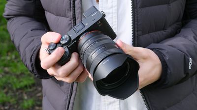 The Sony A7CR is a compact mirrorless that doesn’t compromise on resolution…or grip