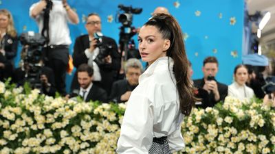 Anne Hathaway's Met Gala 2025 look just gave the classic white shirt a new lease of life