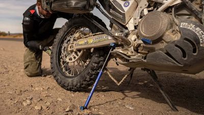 This Motorcycle Trail Stand Will Come In Handy When You Breakdown Off-Road
