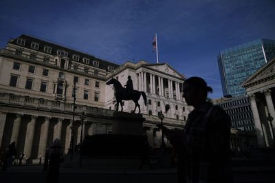 Bank to delay rates announcement due to VE Day two-minute silence