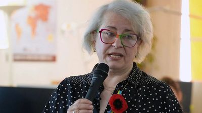 Russian journalist escapes to Paris, condemns media crackdown under Putin