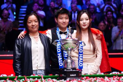 World champion Zhao Xintong’s manager will not let spending splurges wreck dream