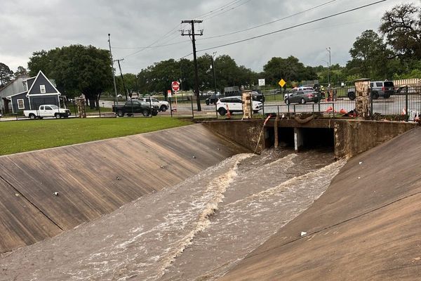 Desperate search for 10-year-old girl swept by rising floodwaters in Texas