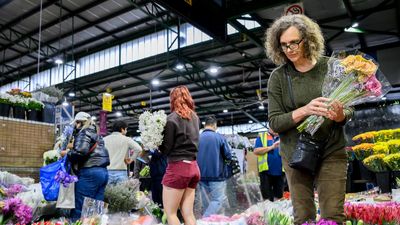 Cash splash on Mother's Day, as fewer take part