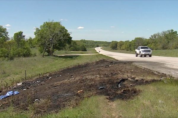 Teen basketball players were among those who died in a Kansas highway crash that killed 8