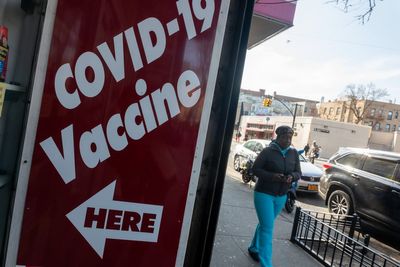 Fewer than half of Americans trust the FDA and CDC to do their job, poll finds