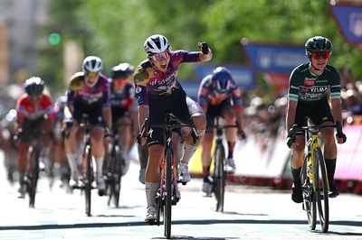 La Vuelta Femenina: Femke Gerritse beats Marianne Vos to win stage 3 and take race lead