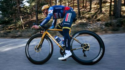 Golden Remco: Specialized unveils $15K limited-edition S-Works Tarmac SL8 celebrating Evenepoel’s 2024 season