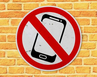 ‘The crux of all evil’: what happened to the first city that tried to ban smartphones for under-14s?