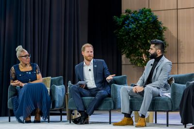 Harry heralds truth and fearlessness of young people in an ‘apathetic world’