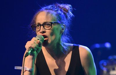 Fiona Apple releases powerful video for first new original song in 5 years