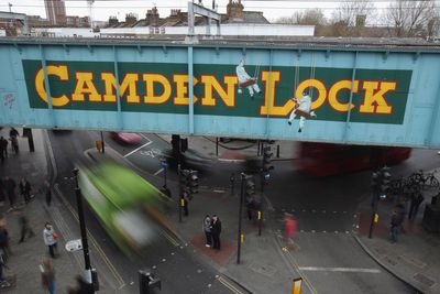 London borough green-lights longer opening hours for pubs and clubs