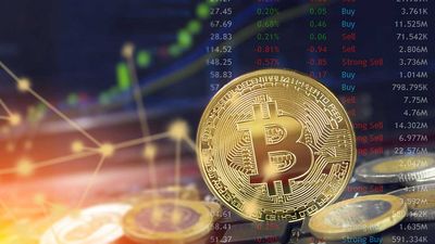 Strategy, Bitcoin ETFs Rise; Golds Sends Positive Bitcoin Signal