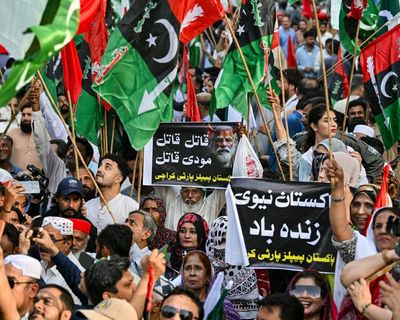India and Pakistan can ill afford war, but who will talk them down?