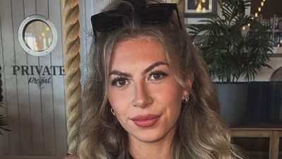 23-Year-Old Woman Shares Breathtaking Photos from Her Dream Holiday in Greece