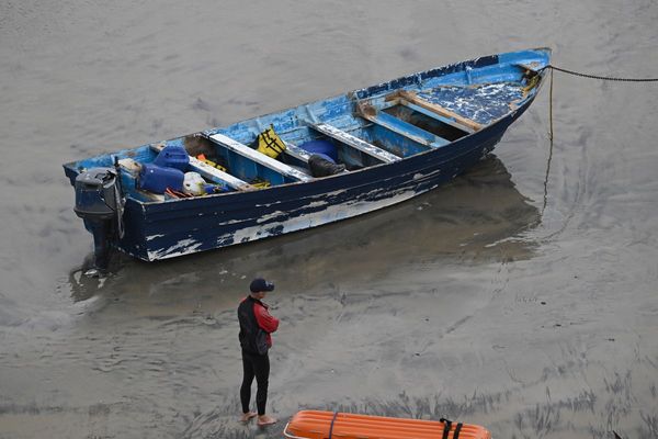 Eight migrants thought to be lost at sea after boat capsized are found alive in San Diego – but 10-year-old still missing