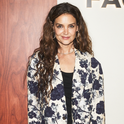 How Katie Holmes Adapts Fall's Rich-Looking Suede Bag Trend for Spring
