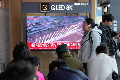 North Korea fires volley of ballistic missiles in major new tests
