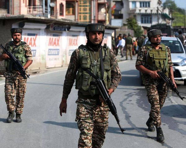 Pakistan and India on high alert amid airport shutdowns and security drills in major cities