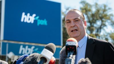 V'landys turns on charm before crack at Perth media