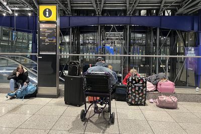 Power was restored to Heathrow terminals seven hours before flights resumed, report reveals