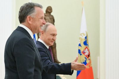 Is Russia’s Putin playing Trump over Ukraine peace plan, or himself?