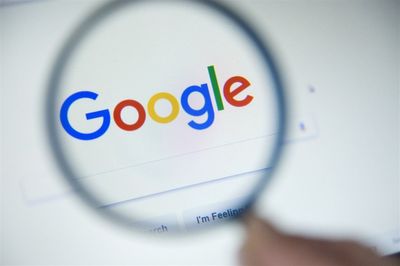 Alphabet Slumps as Apple Eyes AI Search—Is the Sell-Off Overdone?