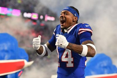 Patriots players impressed by new 'freak' WR Stefon Diggs