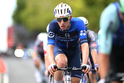Boucles de l'Aulne: Lewis Askey earns his first pro victory with long sprint in Châteaulin