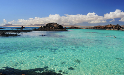 Brits Flock to 'Hawaii of Europe': Fuerteventura Offers Luxury for Less Than £100 Flights