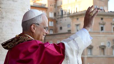 Chicago Newspaper Finds Photo of Pope Leo XIV at White Sox World Series Game in 2005