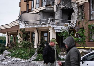 After minerals deal, Trump approves arms to Ukraine, plays down peace plan