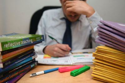Union to ballot teachers over class contact time dispute