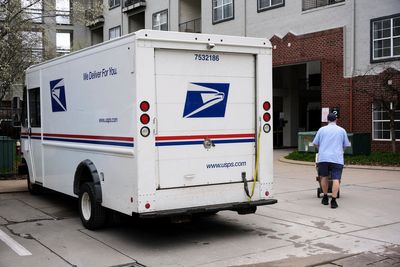 FedEx board member Steiner is picked to be next USPS postmaster general amid talk of privatization