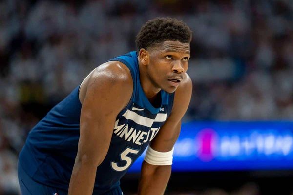 Anthony Edwards Plays Through Another Ankle Injury