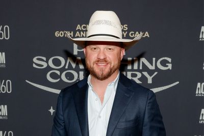 Country singer Cody Johnson shares major life update on ACM Awards red carpet