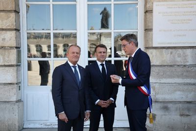 France, Poland Sign Treaty With Mutual Defence Pledge