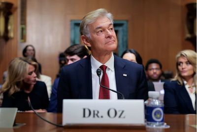 Dr Oz Mocked for Insisting It's Americans' 'Patriotic Duty' to Stay Healthy: 'Cutting Medicare is Unpatriotic'