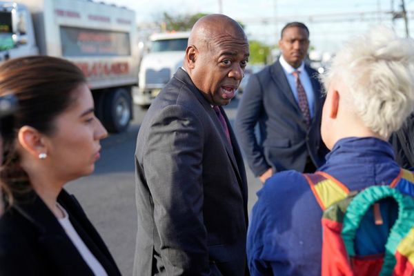 Mayor of Newark Ras Baraka released after arrest at Ice jail protest