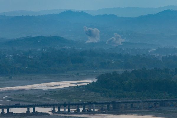Pakistan fires missiles at India in major escalation as nuclear tensions rise